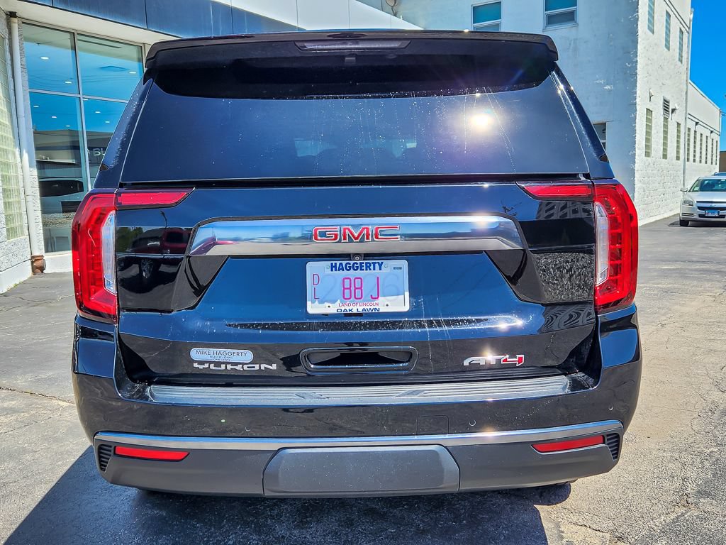 Used 2023 GMC Yukon AT4 w/ Technology Package AWD/4WD image 5