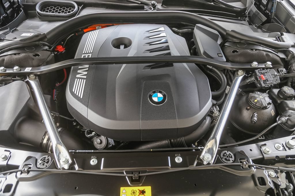 Used 2026 BMW 750e xDrive AWD/4WD image 23