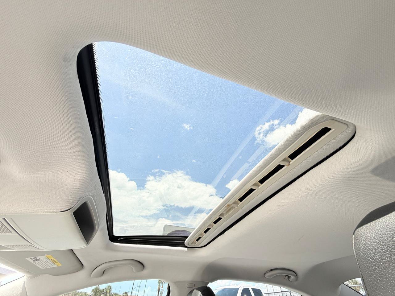 Used 2013 Volkswagen Jetta SE FWD image 16