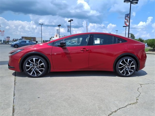 New 2026 Toyota Prius Plug-In Hybrid image 2