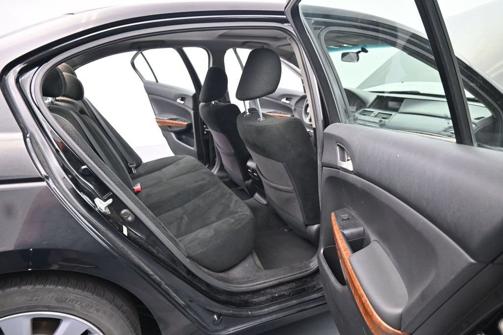 Used 2011 Honda Accord EX image 23
