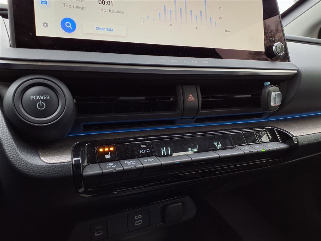 Used 2024 Toyota Prius XLE image 11
