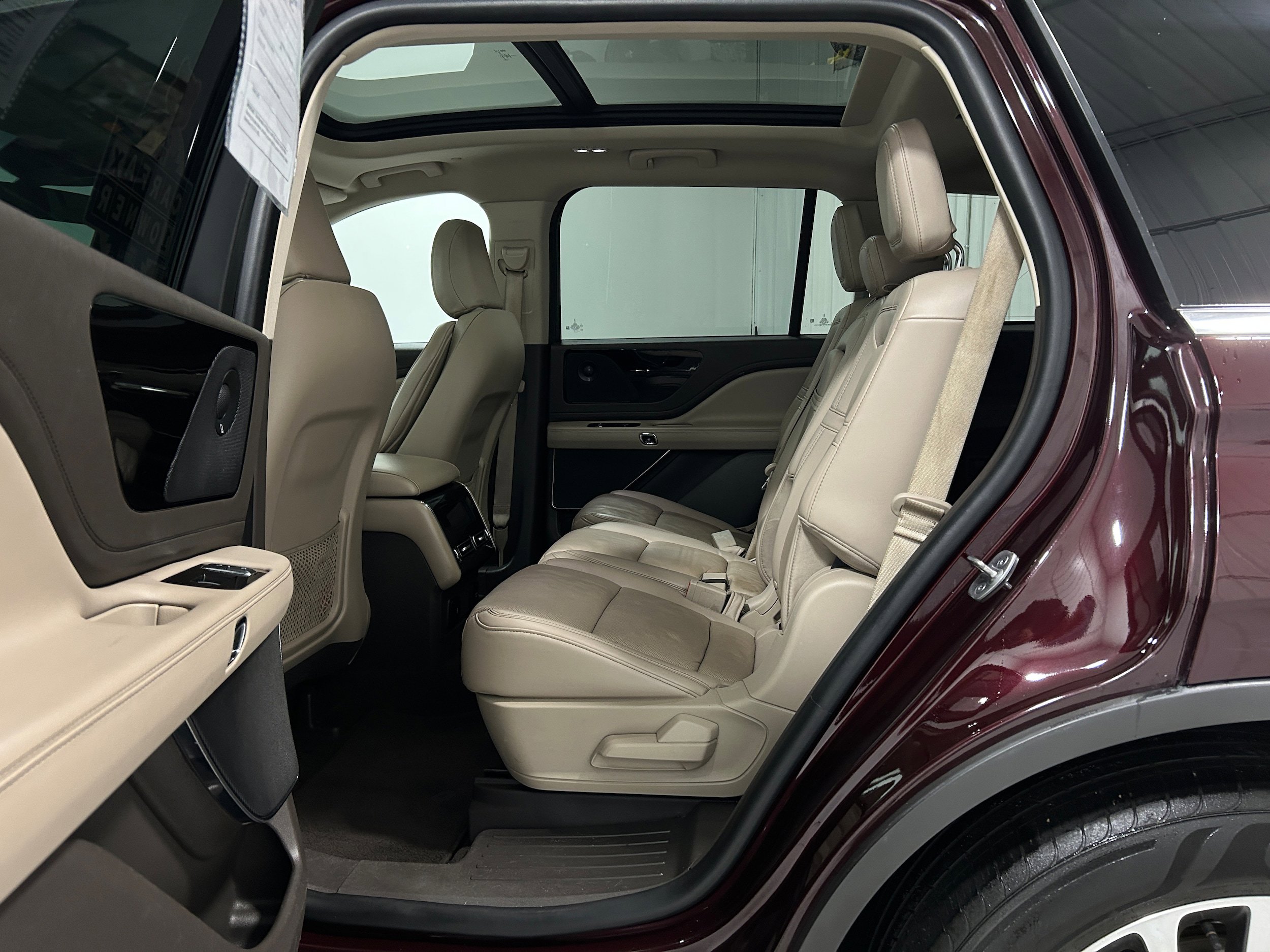 Used 2022 Lincoln Aviator Reserve w/ Elements Package Plus AWD/4WD image 28