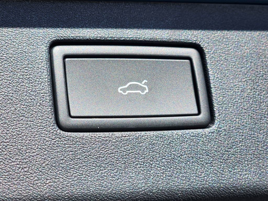 New 2026 Volkswagen Tiguan SE image 23