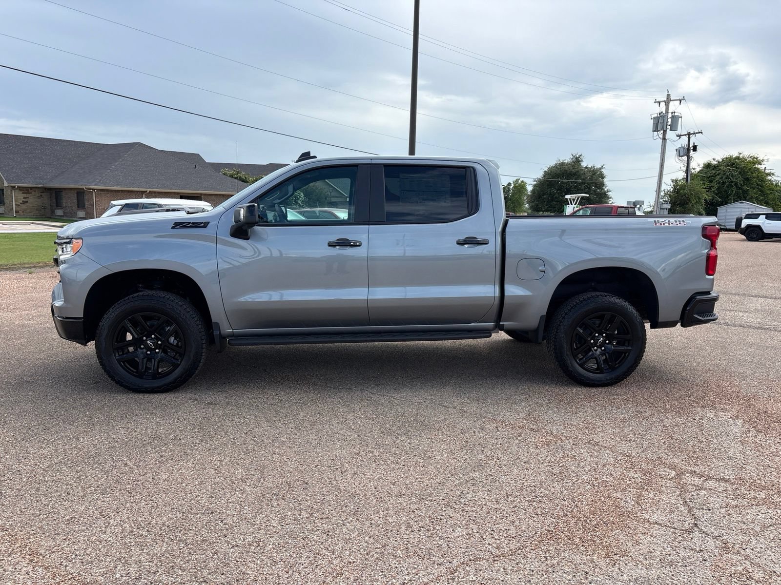New 2026 Chevrolet Silverado 1500 LT Trail Boss w/ LT Trail Boss Premium Package AWD/4WD image 2