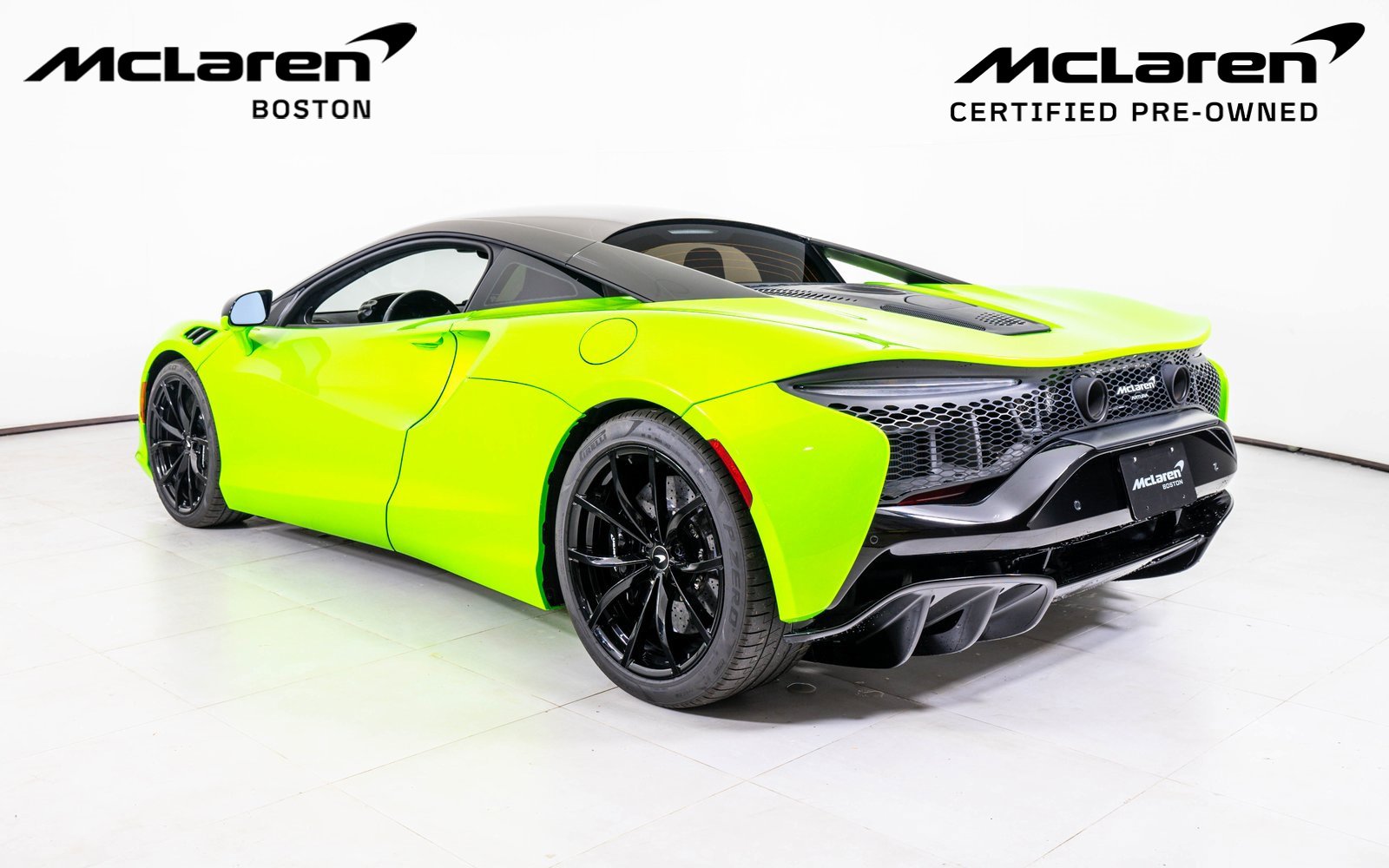 Used 2024 McLaren Artura image 3