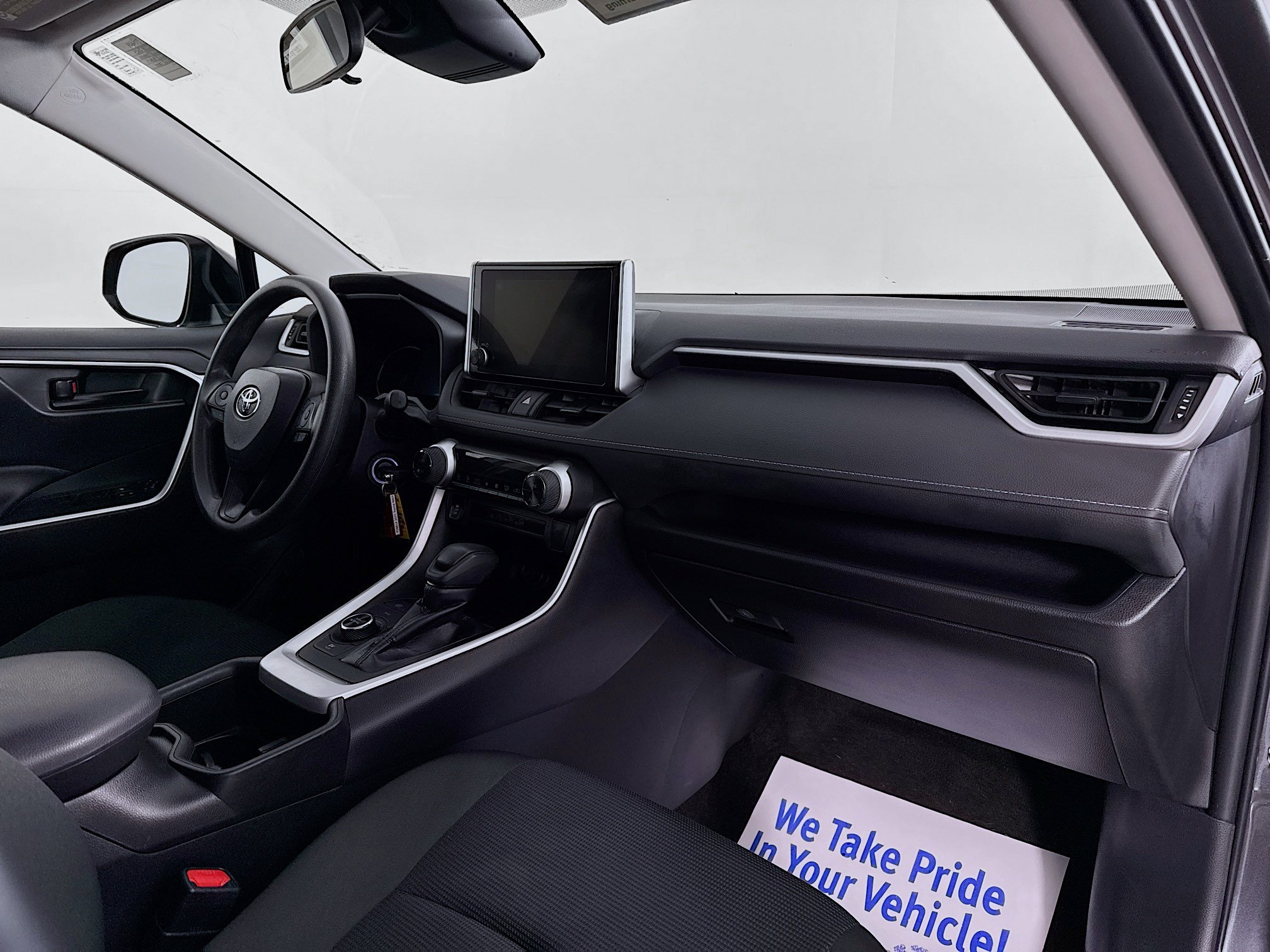 Certified 2025 Toyota RAV4 LE AWD/4WD image 27