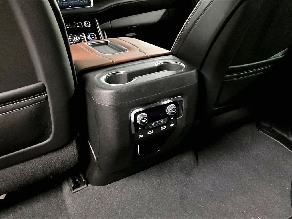 Used 2023 GMC Yukon Denali Ultimate AWD/4WD image 27