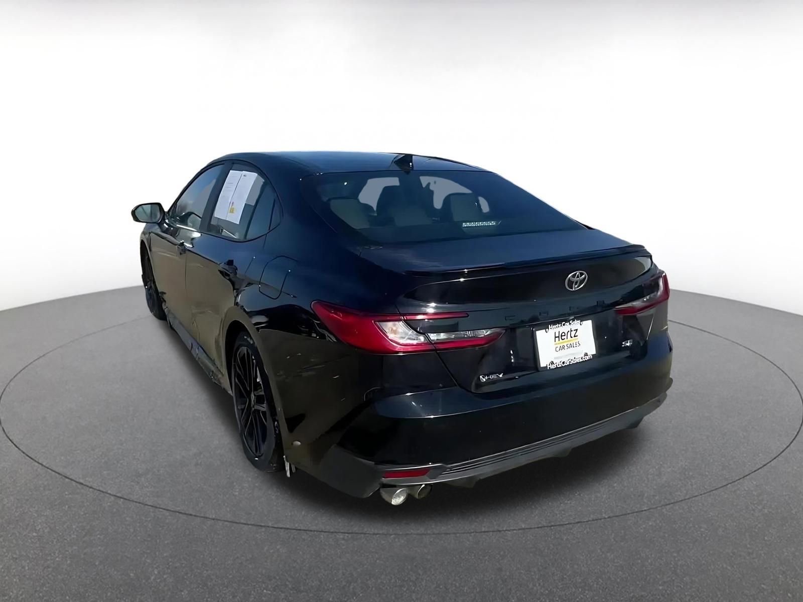 Used 2025 Toyota Camry SE image 10