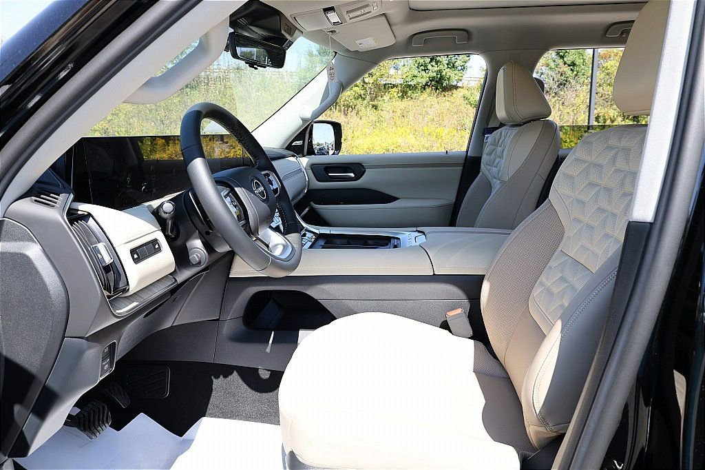 New 2026 Nissan Armada Platinum image 19