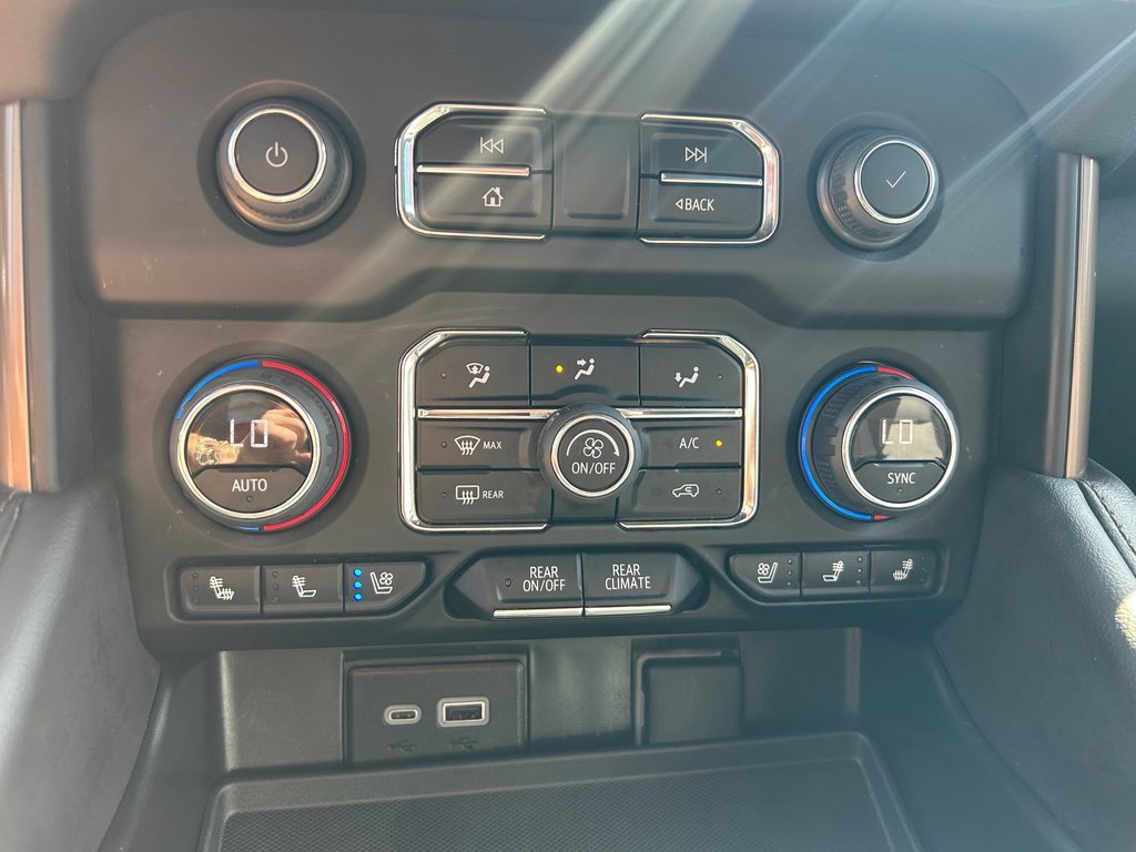 Used 2024 Chevrolet Tahoe High Country image 9