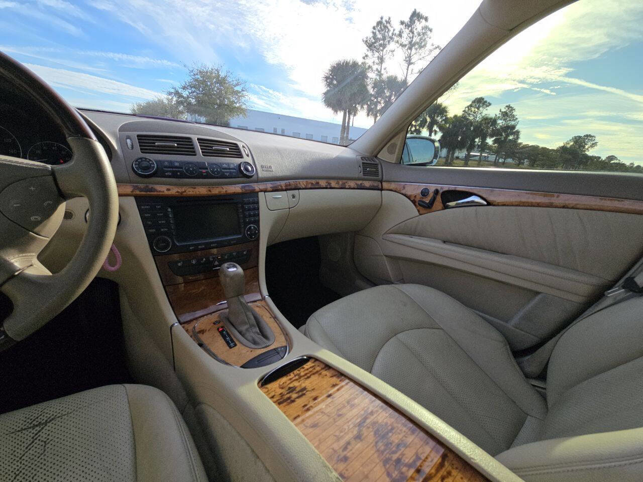 Used 2006 Mercedes-Benz E 350 4MATIC Sedan image 16