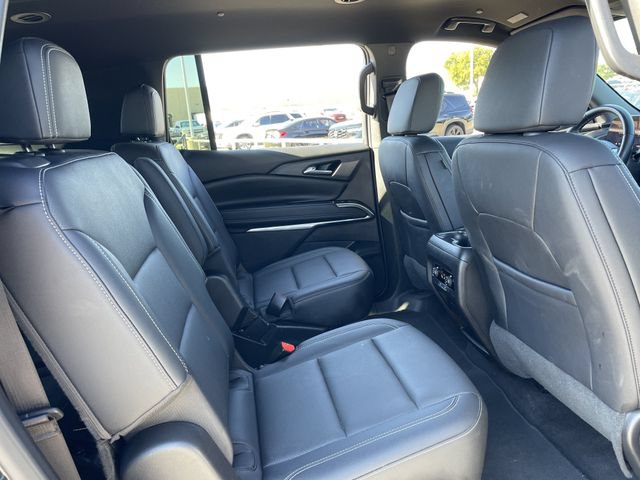Used 2025 Chevrolet Traverse LT FWD image 26
