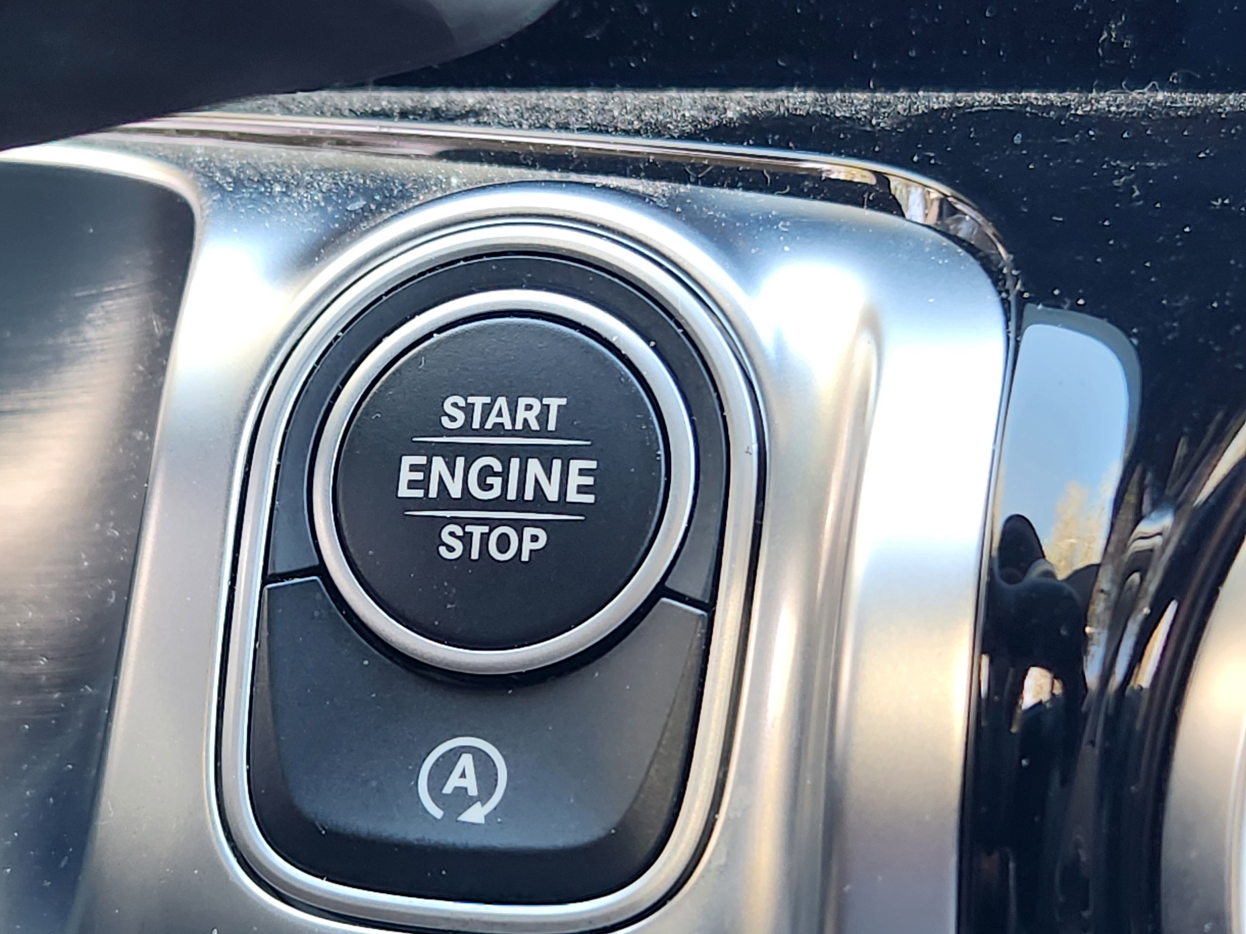 Used 2024 Mercedes-Benz GLB 250 4MATIC image 32