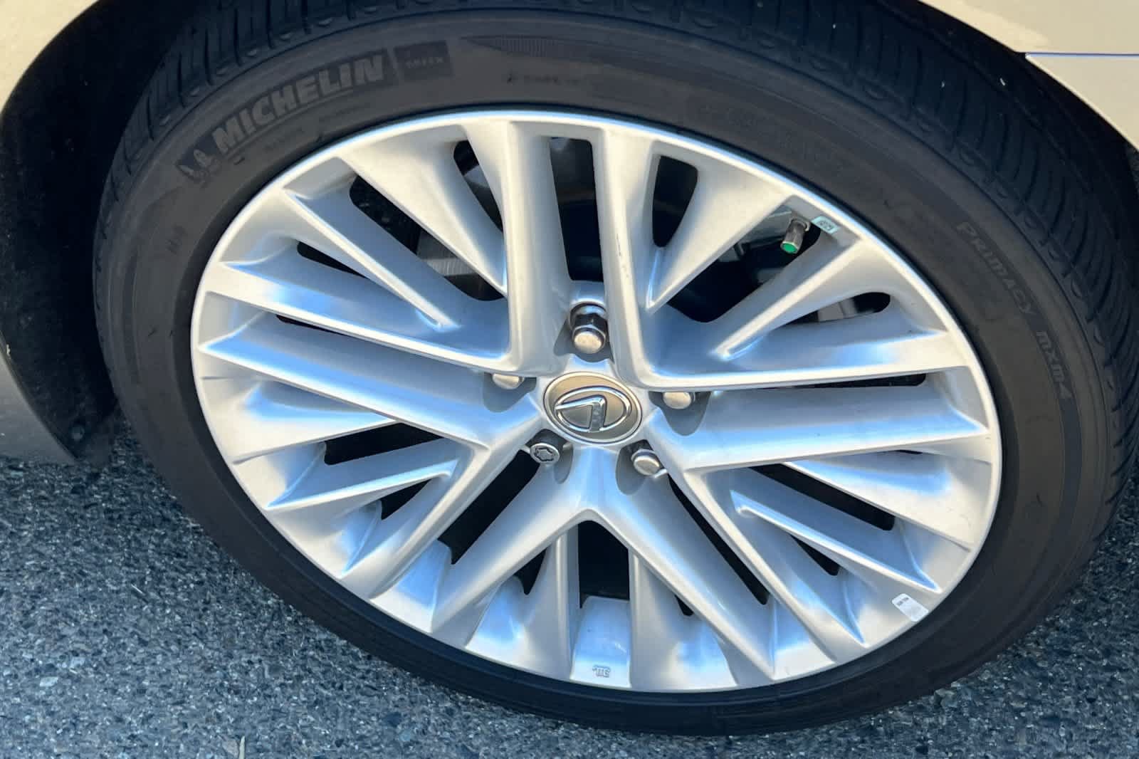 Used 2018 Lexus ES 350 w/ Luxury Package w/Wood Trim FWD image 22