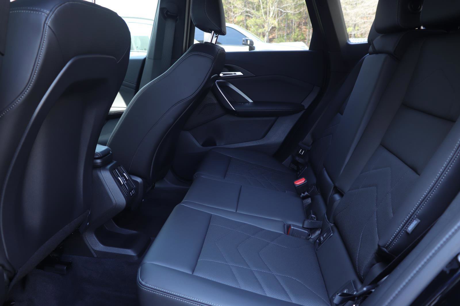 Used 2025 BMW X1 xDrive28i w/ Premium Package image 13