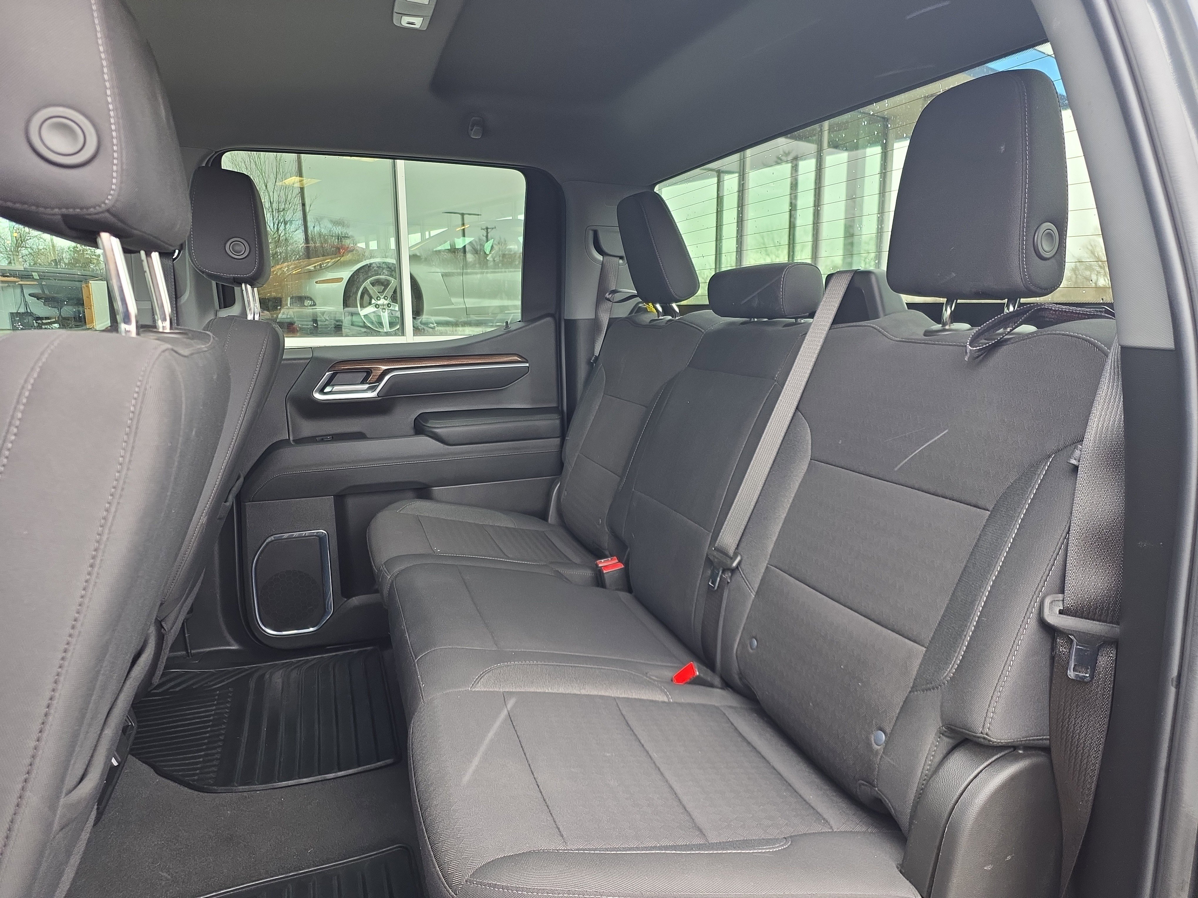 Used 2025 Chevrolet Silverado 1500 LT image 32