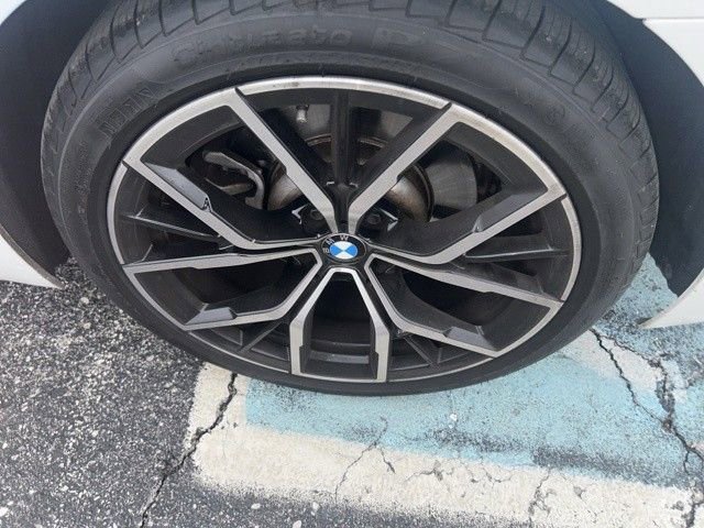Used 2021 BMW 530i xDrive w/ M Sport Package image 3
