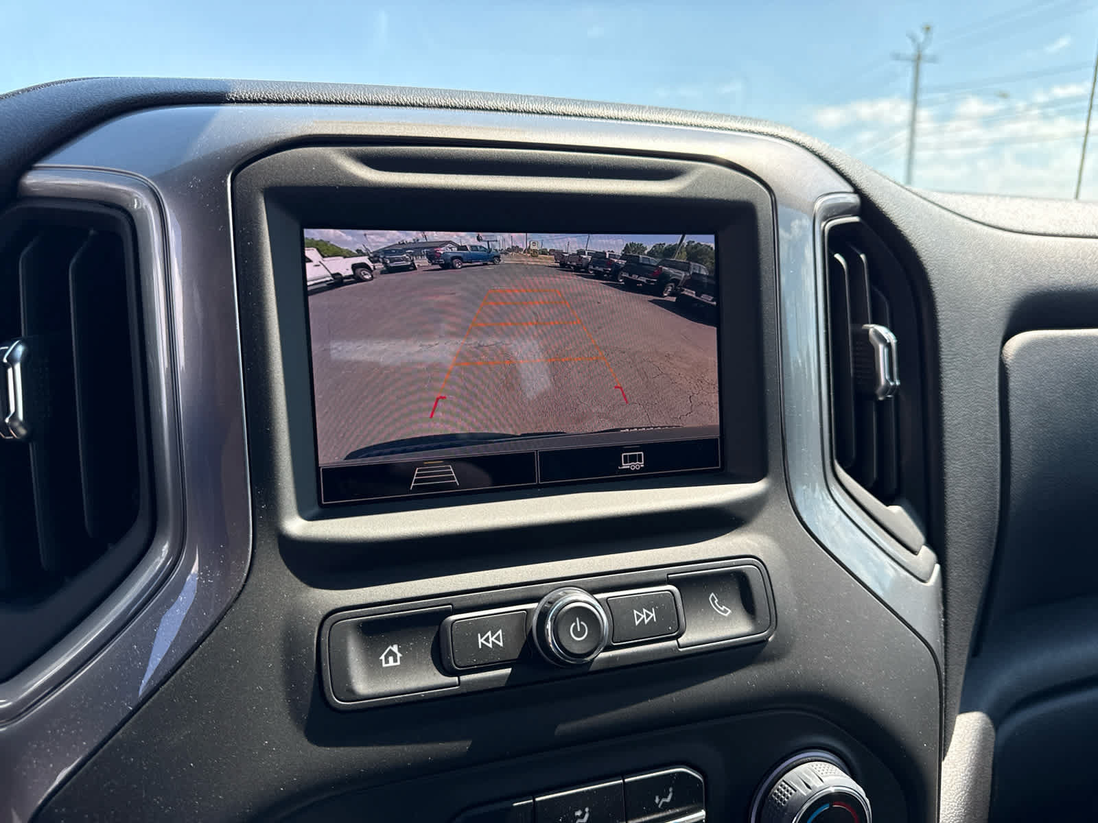 Certified 2025 Chevrolet Silverado 1500 Custom AWD/4WD image 17