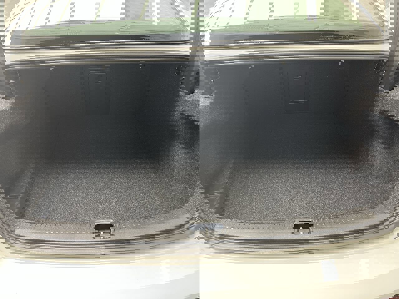 Used 2024 Volvo S60 B5 Plus image 30