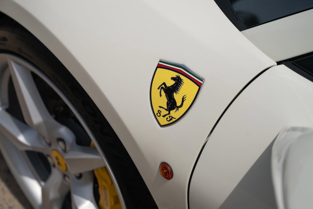 Used 2018 Ferrari 488 Spider RWD image 17