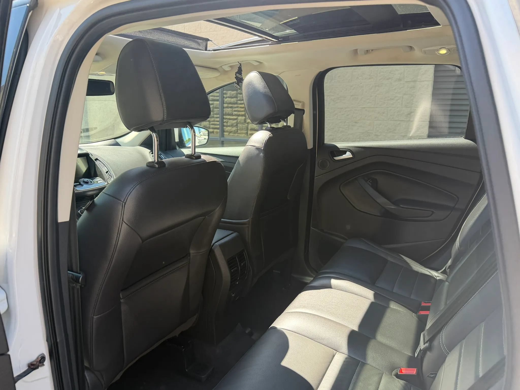 Used 2016 Ford Escape Titanium AWD/4WD image 33