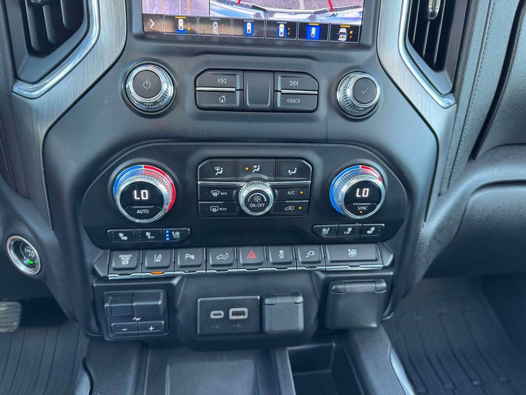 Used 2023 GMC Sierra 3500 Denali w/ Denali Ultimate Package AWD/4WD image 34