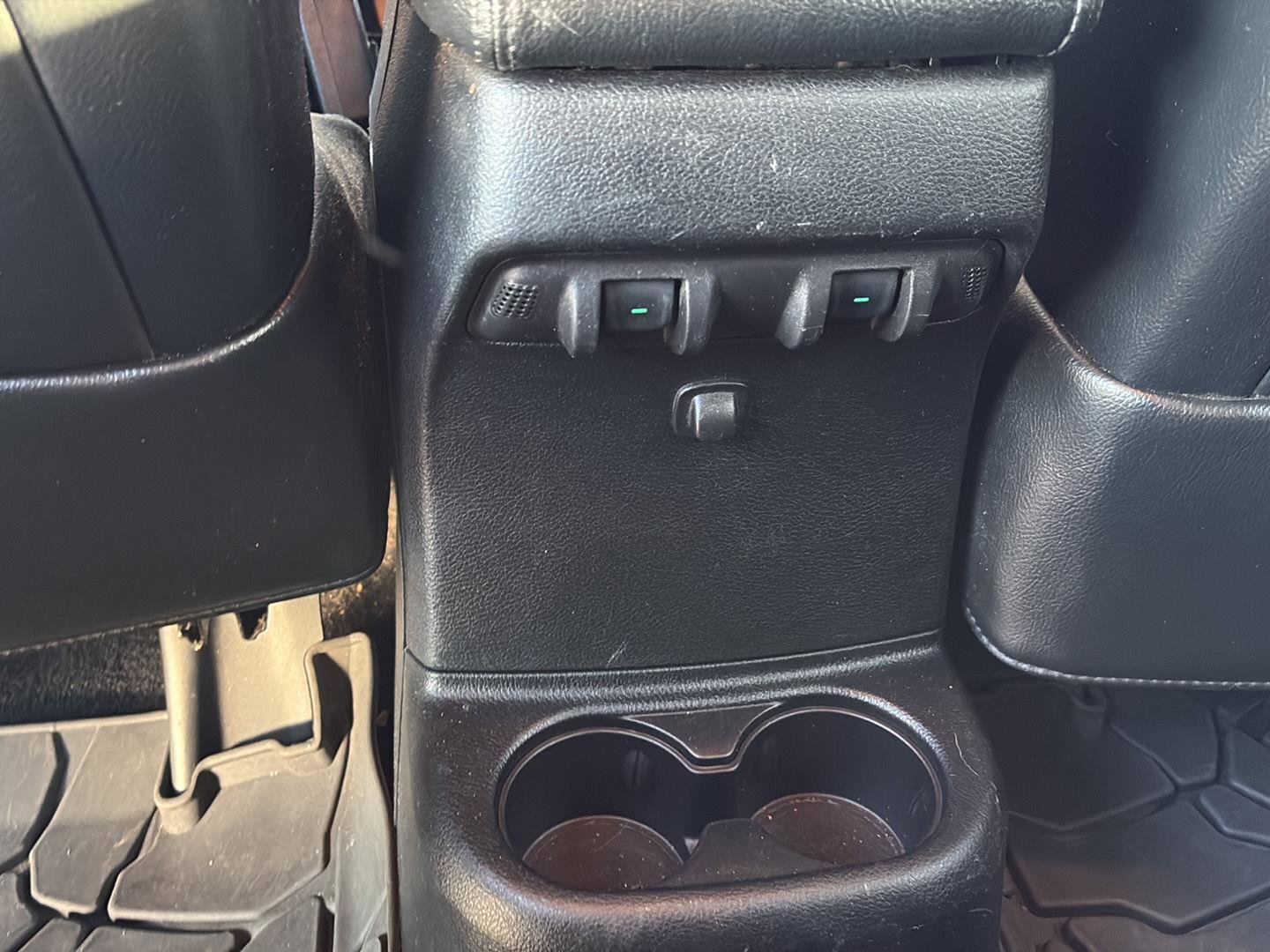 Used 2014 Jeep Wrangler Altitude image 17