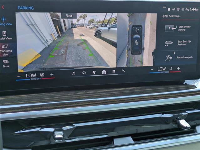 Used 2025 BMW X7 M60i image 13