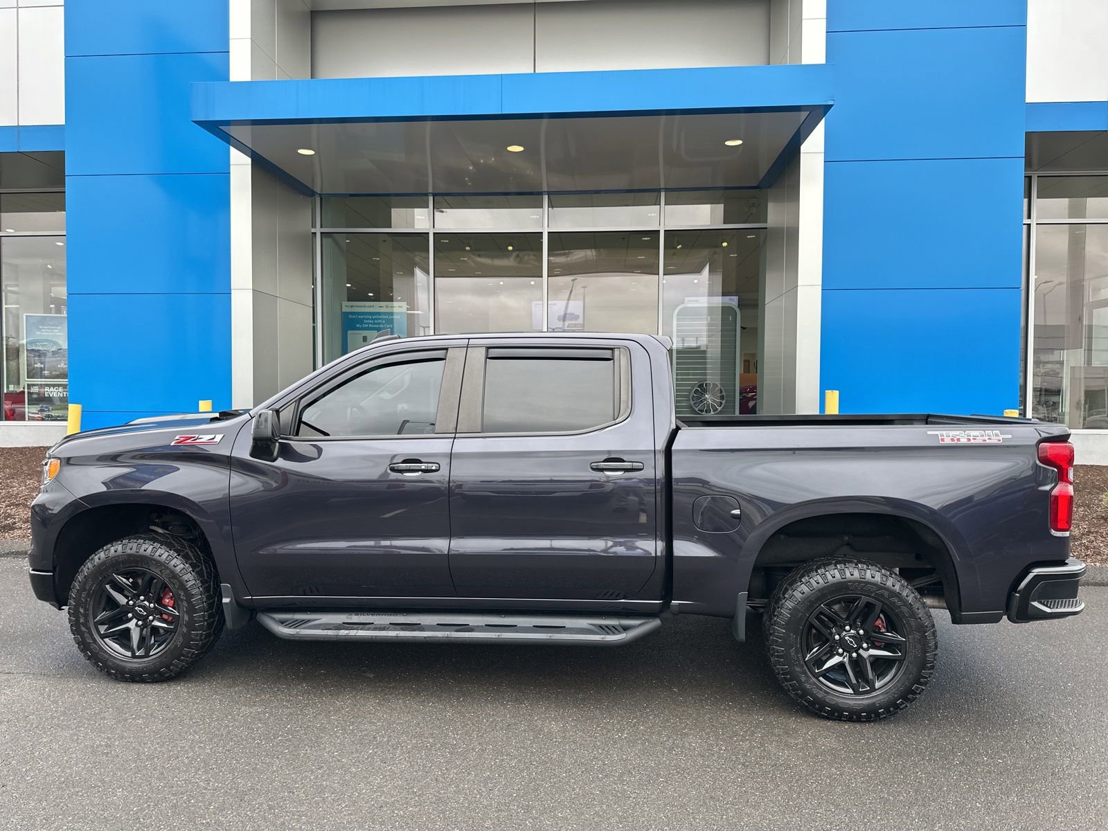 Used 2022 Chevrolet Silverado 1500 LT Trail Boss w/ Convenience Package II image 8