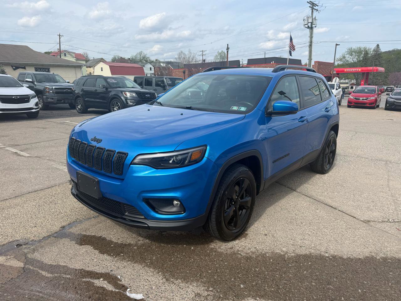 Used 2020 Jeep Cherokee Latitude Plus image 3