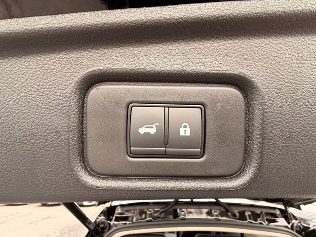 New 2026 Nissan Pathfinder Platinum image 18