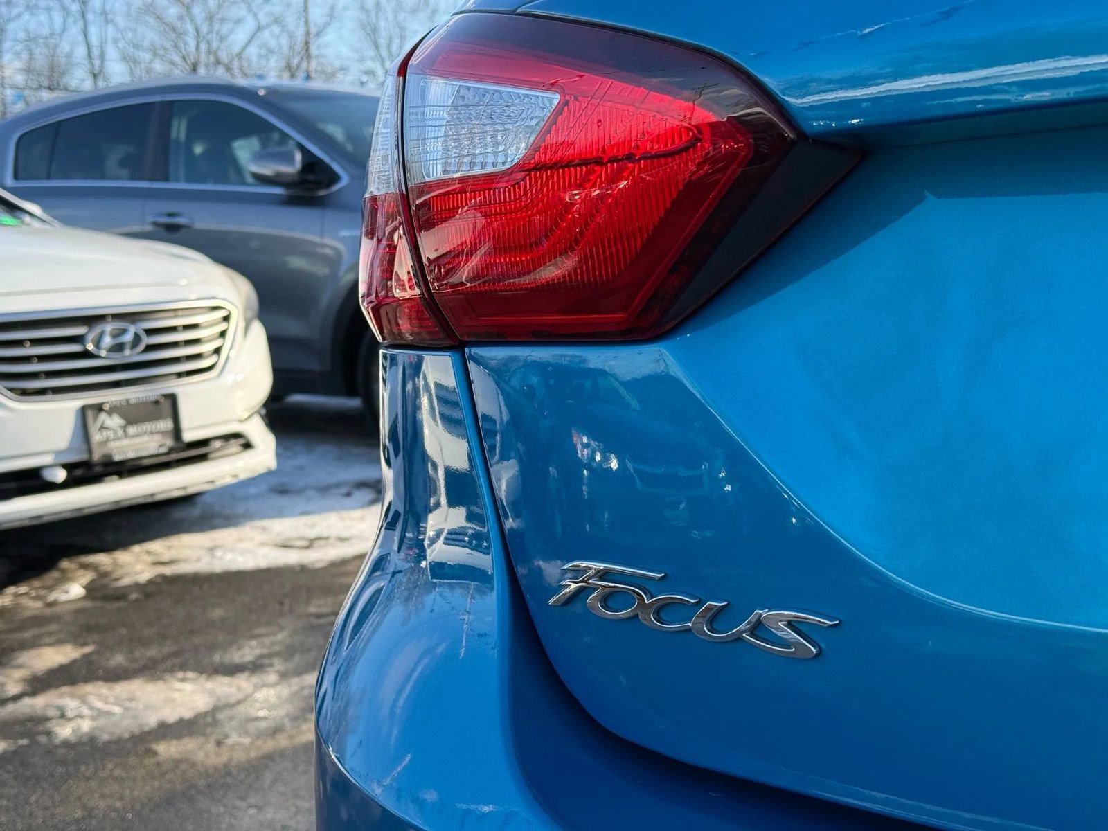 Used 2013 Ford Focus SE w/ SE Winter Pkg image 7