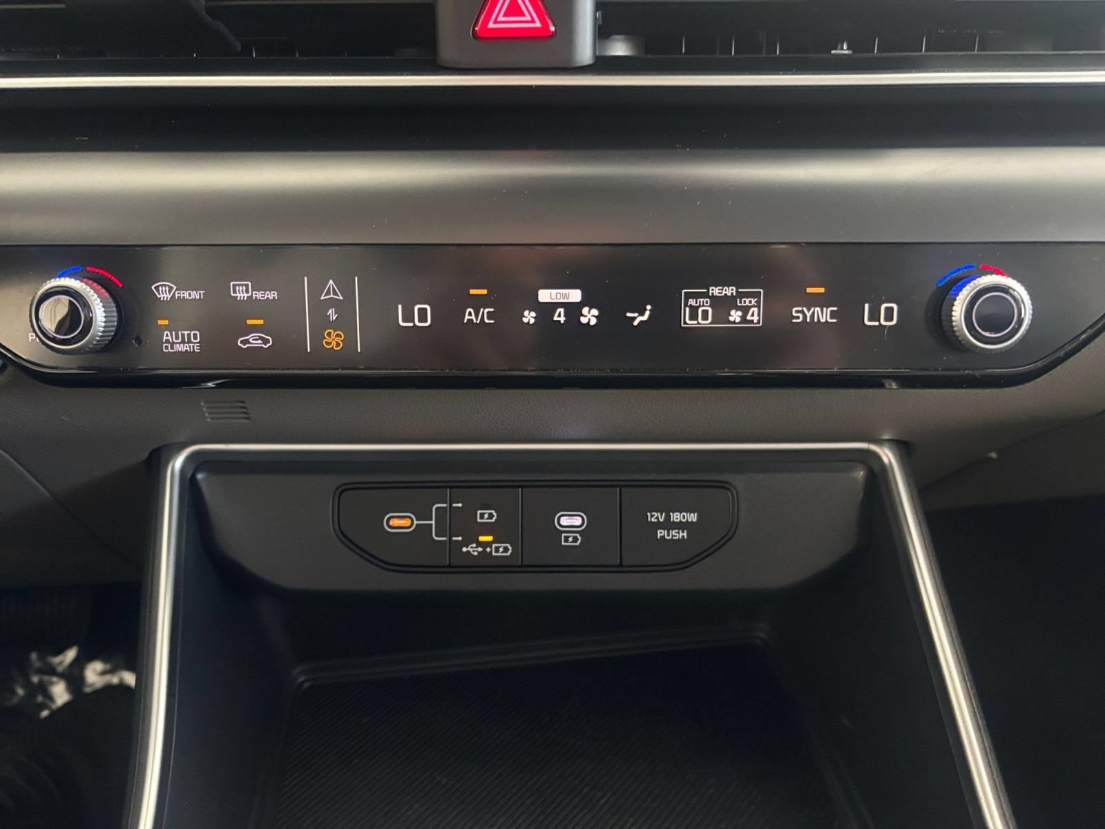 Used 2026 Kia Carnival FWD image 16