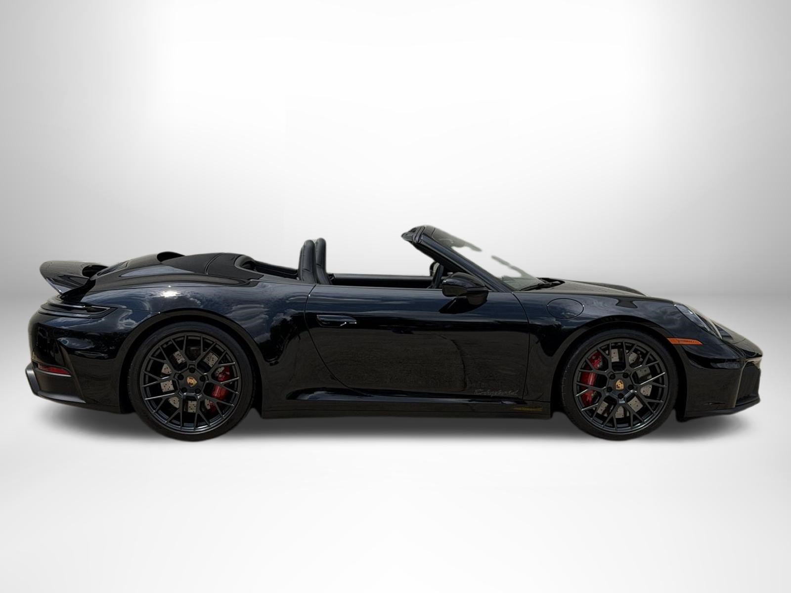 Used 2025 Porsche 911 Carrera 4 GTS AWD/4WD image 2