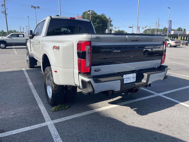 Used 2025 Ford F450 Platinum w/ FX4 Off-Road Package image 5