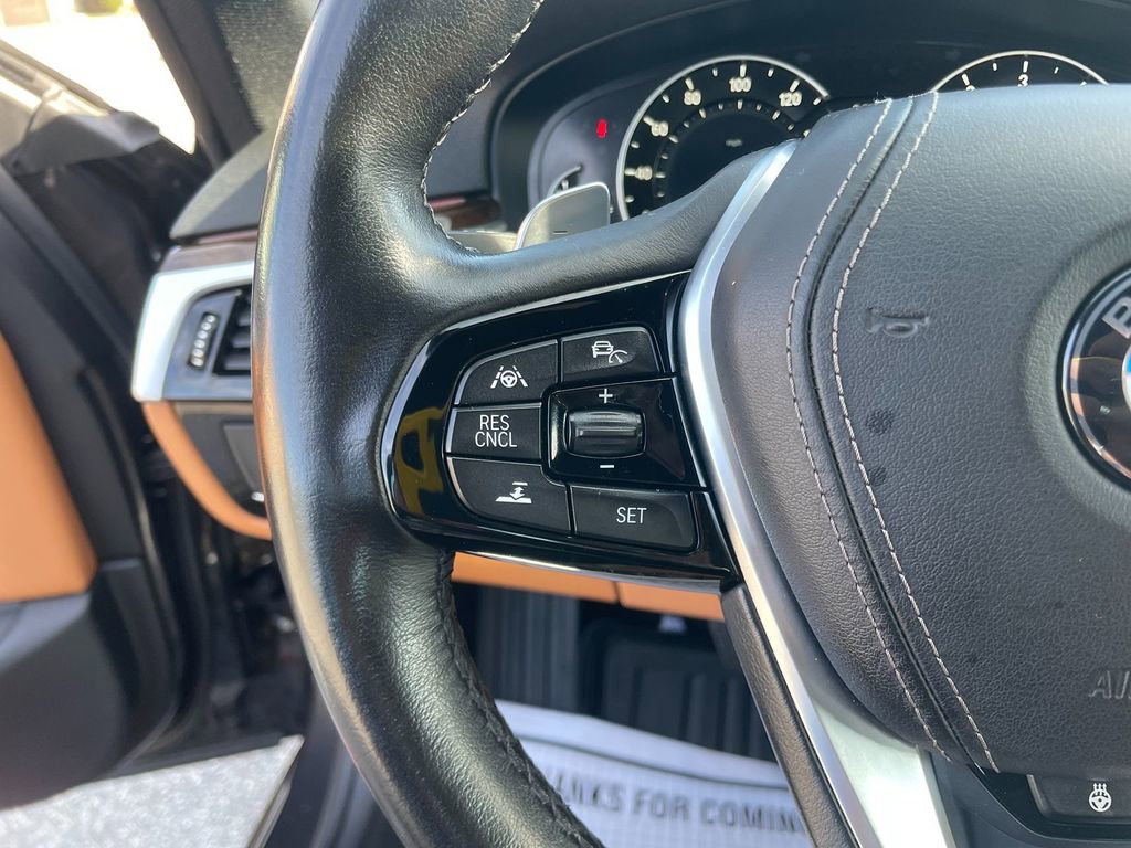 Used 2019 BMW 530i xDrive AWD/4WD image 16