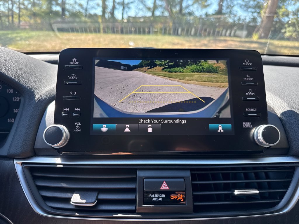 Used 2018 Honda Accord EX image 17