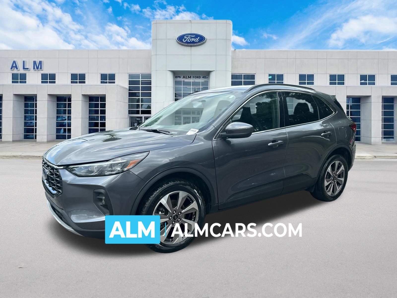 Certified 2025 Ford Escape Platinum AWD/4WD image 1