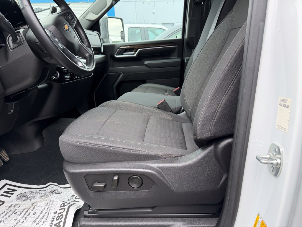 Used 2025 Chevrolet Silverado 2500 LT w/ Convenience Package AWD/4WD image 14