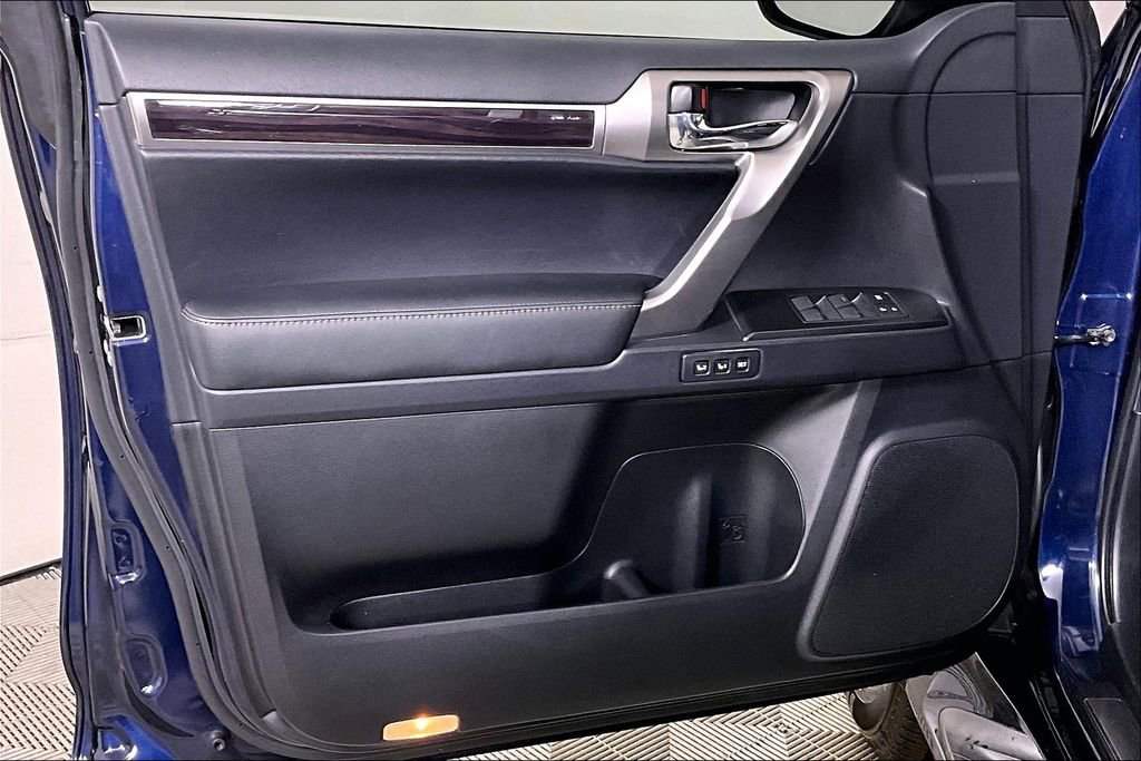 Used 2022 Lexus GX 460 image 23