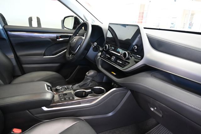 Used 2025 Toyota Highlander Platinum AWD/4WD image 15