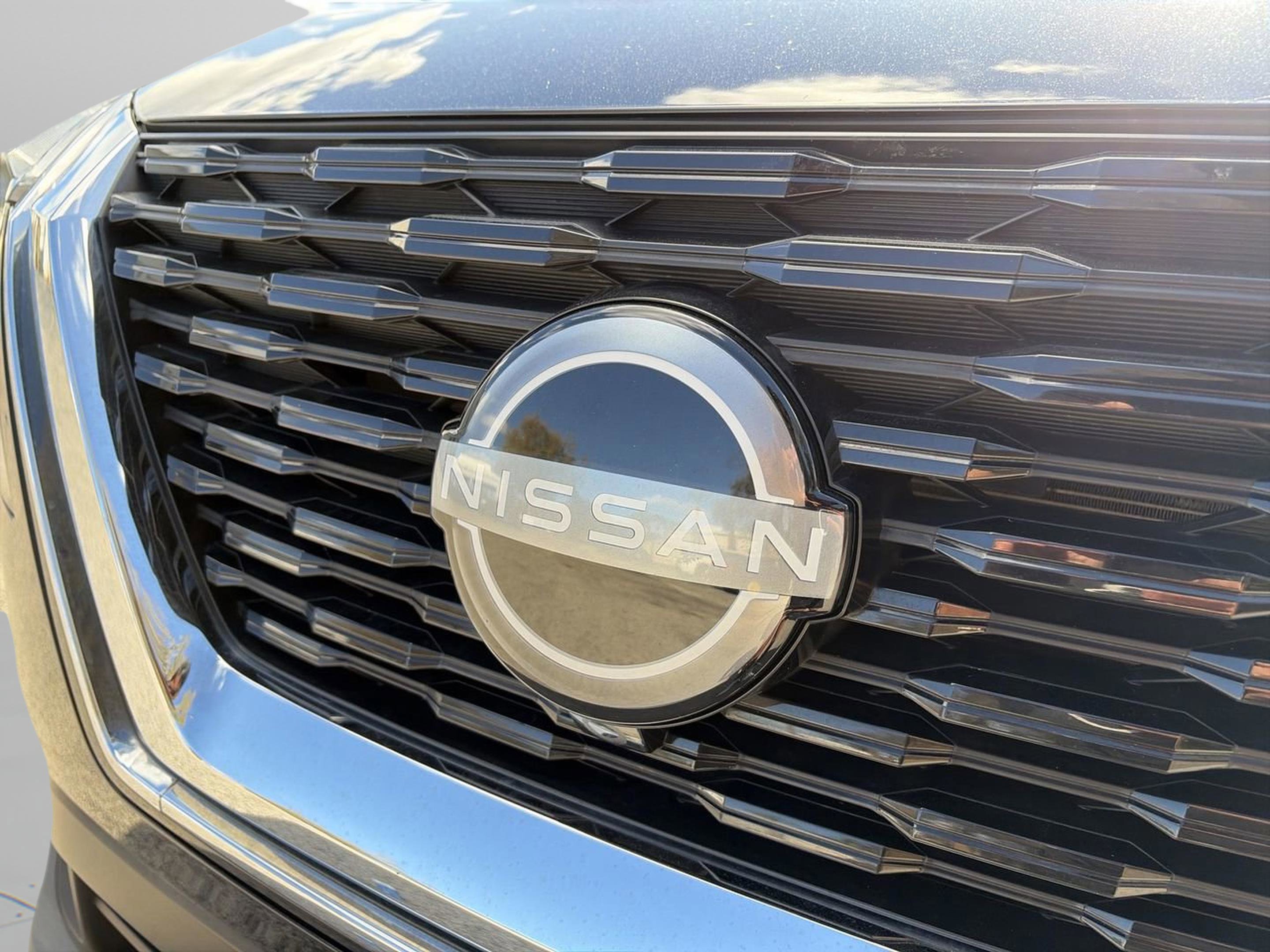 Used 2023 Nissan Rogue S image 26