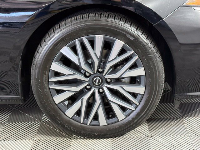 Certified 2024 Nissan Altima 2.5 SV FWD image 9