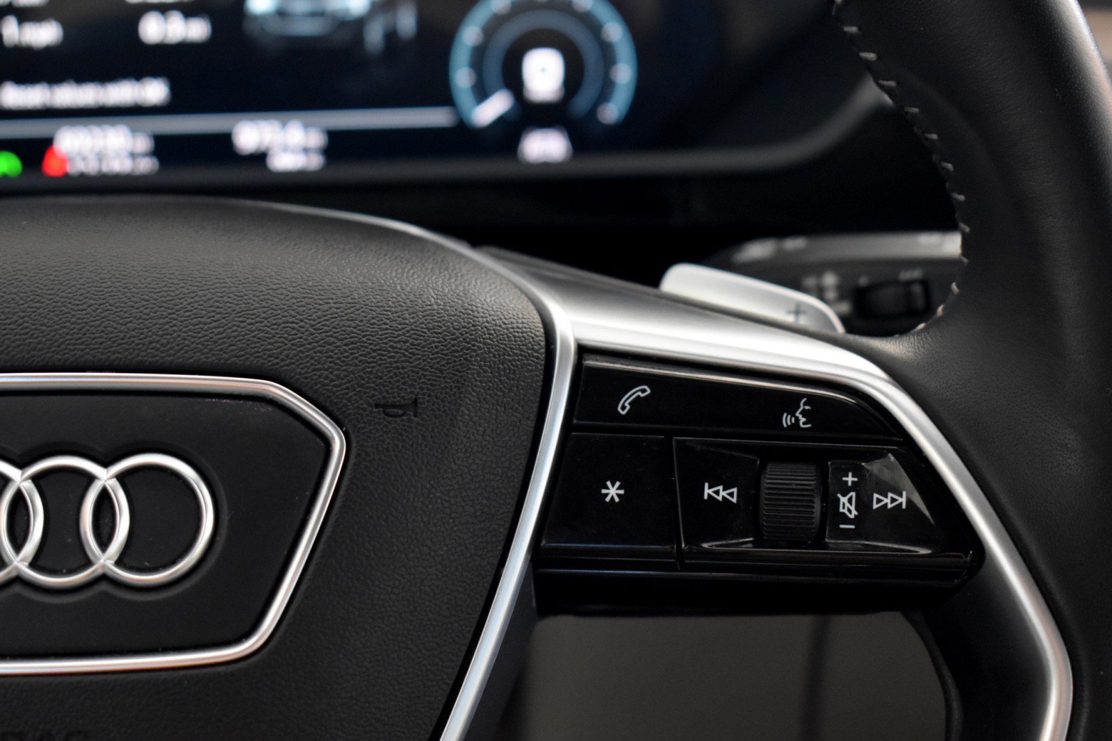 Used 2019 Audi e-tron Premium Plus AWD/4WD image 19