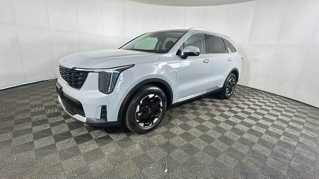 Used 2025 Kia Sorento S FWD image 6