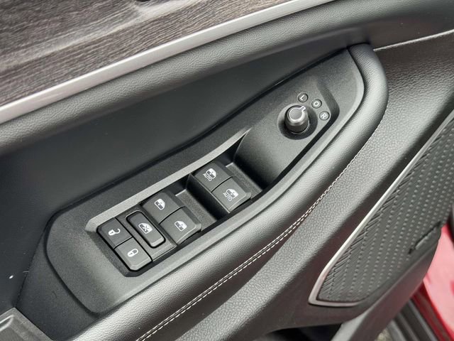 Used 2022 Jeep Grand Cherokee L Limited w/ Luxury Tech Group II image 24