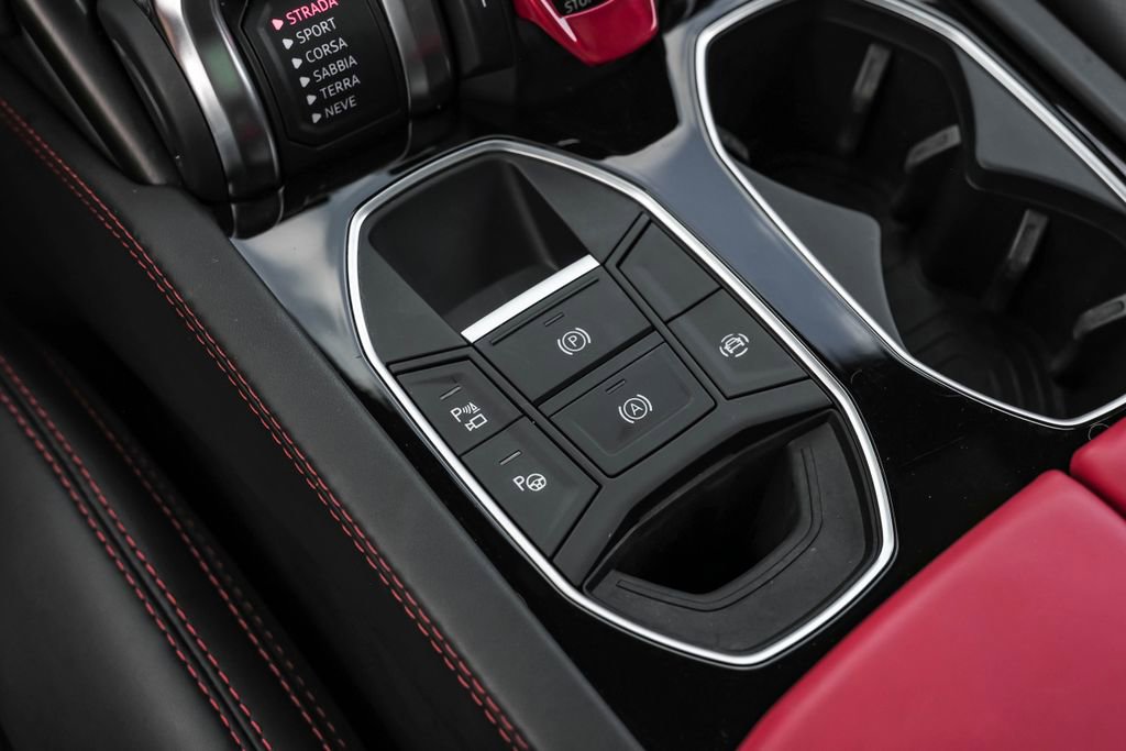 Used 2022 Lamborghini Urus image 28