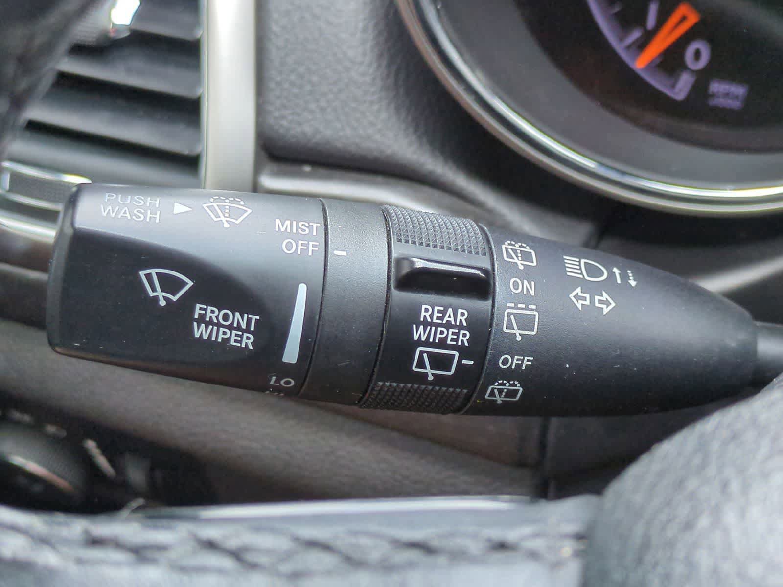 Used 2018 Jeep Grand Cherokee Laredo AWD/4WD image 25