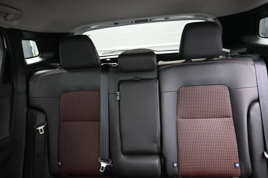 Used 2025 Nissan Kicks SR FWD image 20